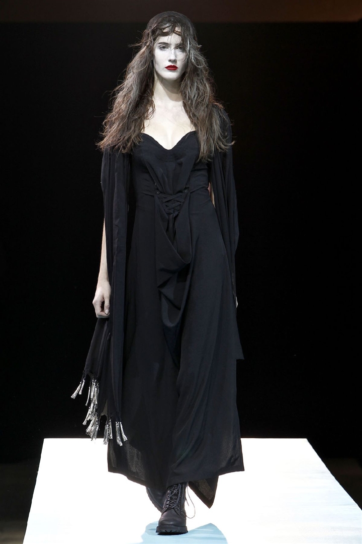 Yohji Yamamoto 2011 İlkbahar/Yaz