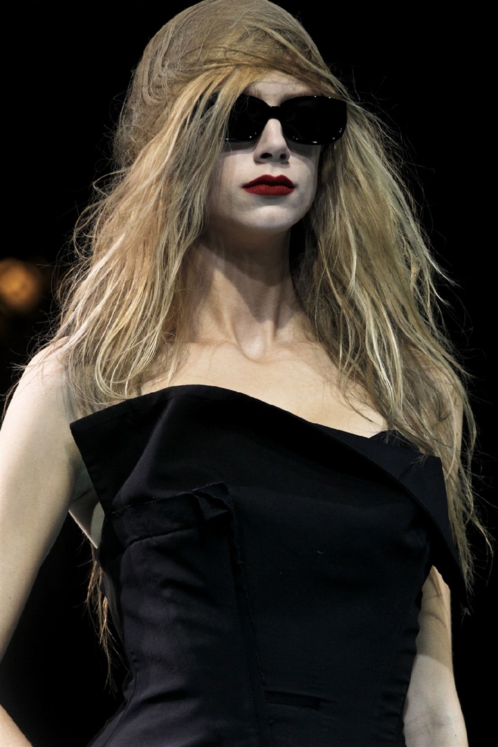 Yohji Yamamoto 2011 İlkbahar/Yaz Detay