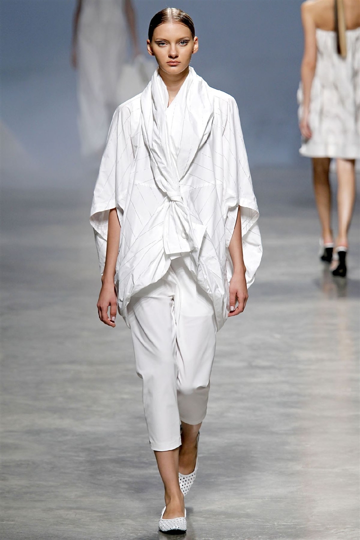 Issey Miyake 2011 İlkbahar/Yaz