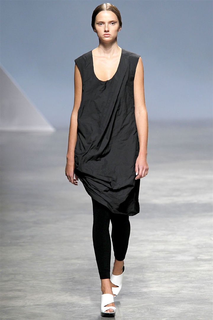 Issey Miyake 2011 İlkbahar/Yaz