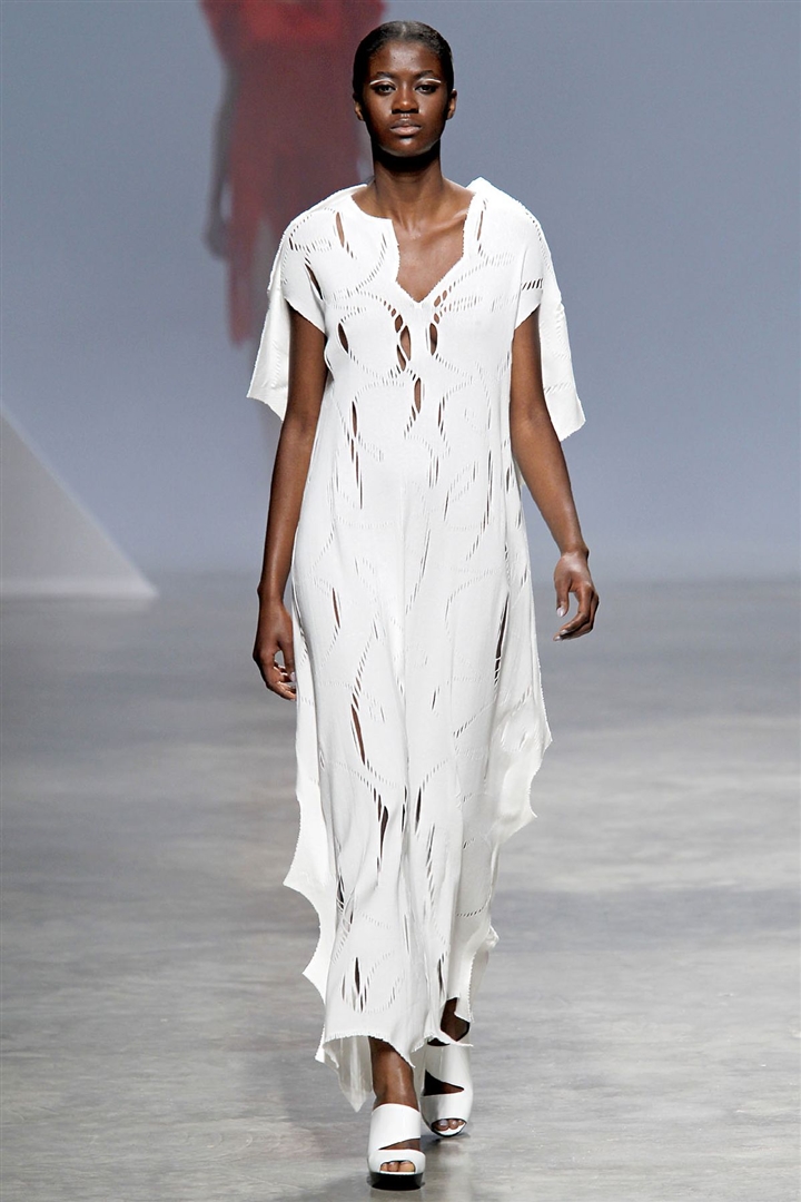 Issey Miyake 2011 İlkbahar/Yaz