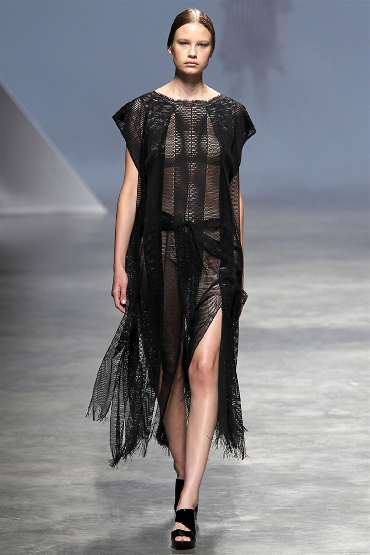 Issey Miyake 2011 İlkbahar/Yaz