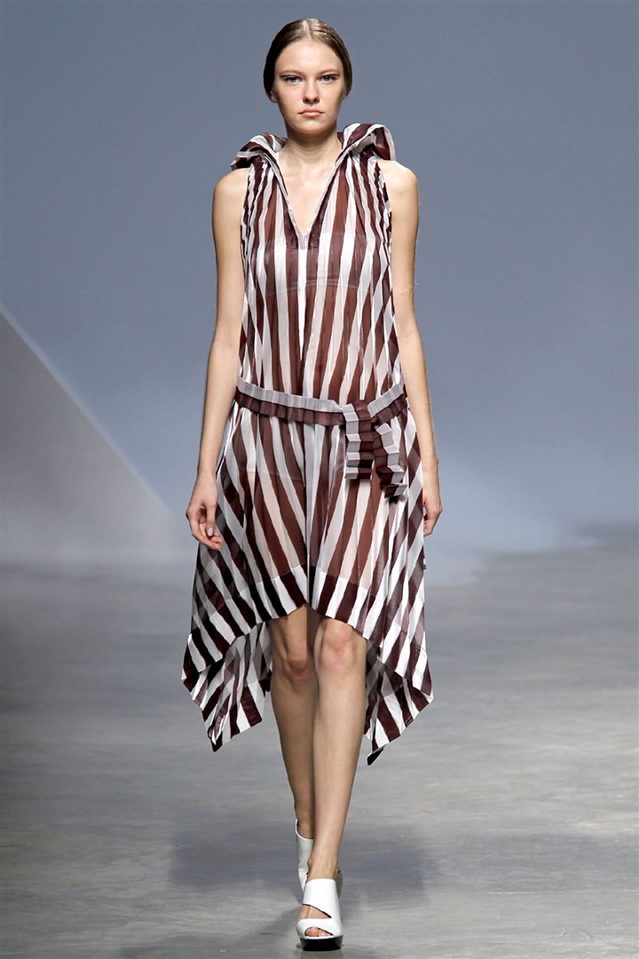 Issey Miyake 2011 İlkbahar/Yaz