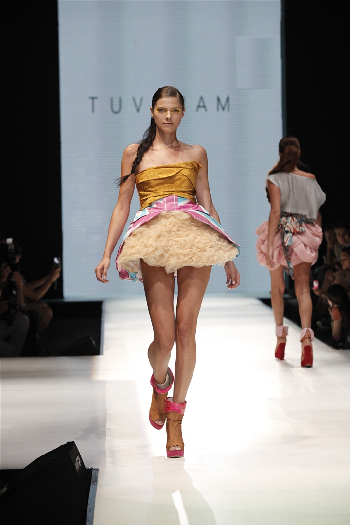 Tuvana Büyükçınar 2011 İlkbahar/Yaz