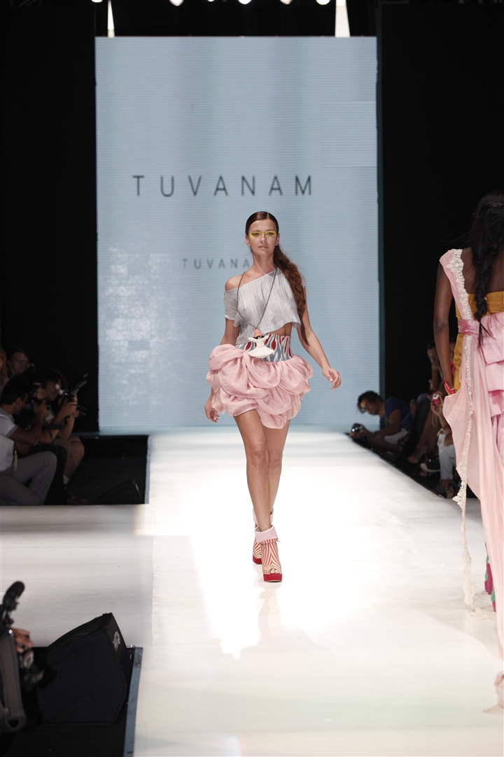 Tuvana Büyükçınar 2011 İlkbahar/Yaz