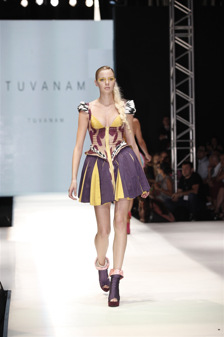 Tuvana Büyükçınar 2011 İlkbahar/Yaz