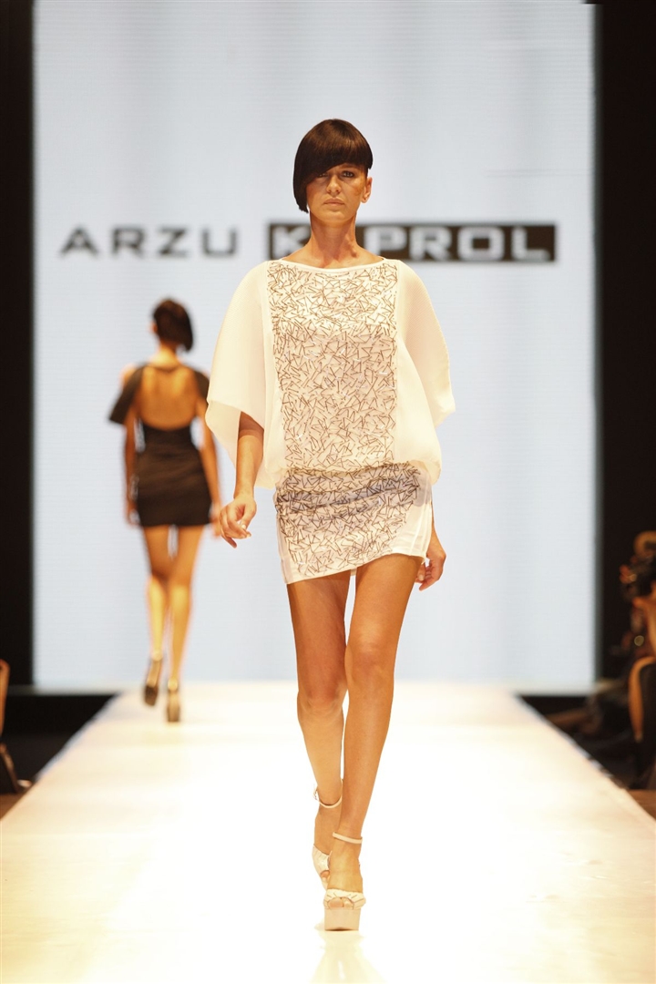 Arzu Kaprol 2011 İlkbahar/Yaz