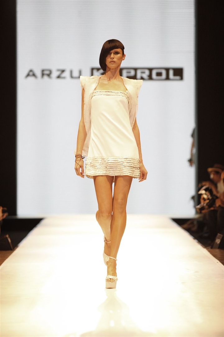 Arzu Kaprol 2011 İlkbahar/Yaz