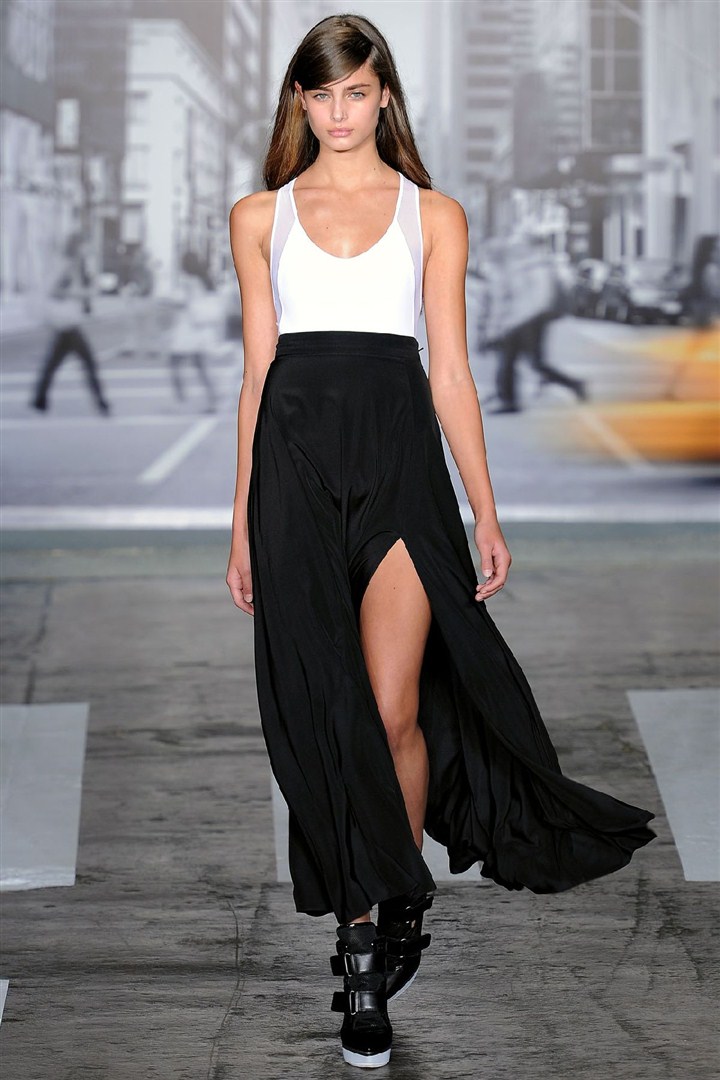 DKNY 2013 İlkbahar/Yaz