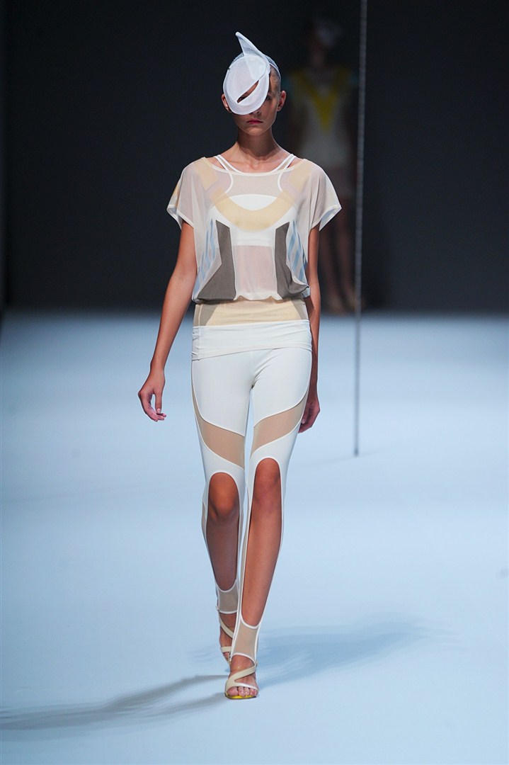 Issey Miyake 2012 İlkbahar/Yaz