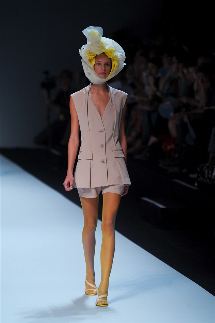 Issey Miyake 2012 İlkbahar/Yaz