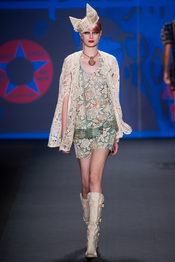 Anna Sui 2013 İlkbahar/Yaz