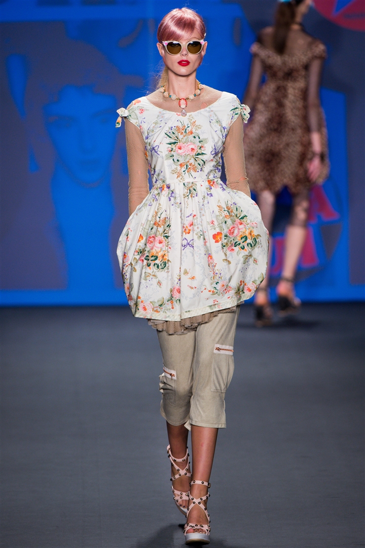 Anna Sui 2013 İlkbahar/Yaz