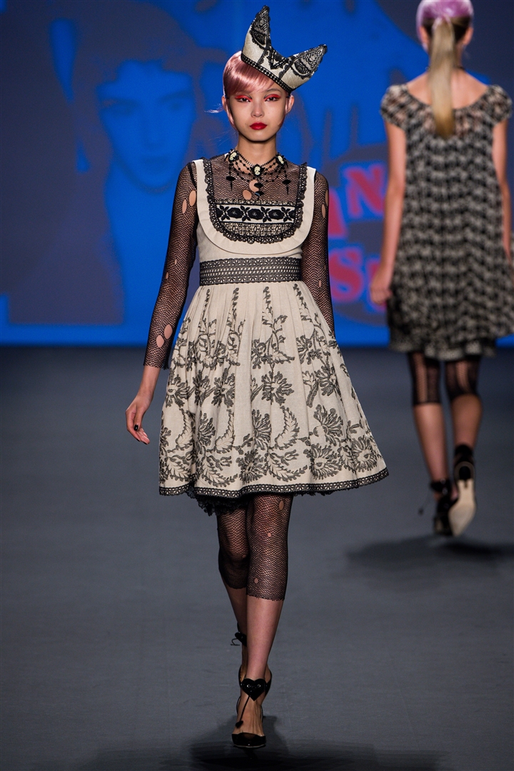 Anna Sui 2013 İlkbahar/Yaz