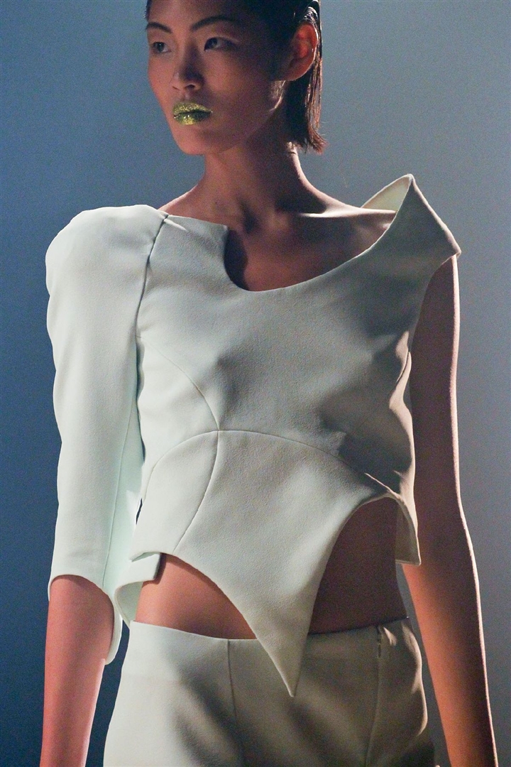 Mugler 2012 İlkbahar/Yaz Detay