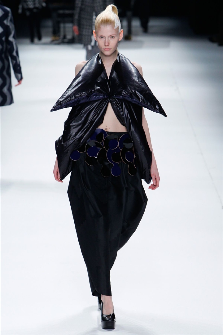 Issey Miyake 2011-2012 Sonbahar/Kış