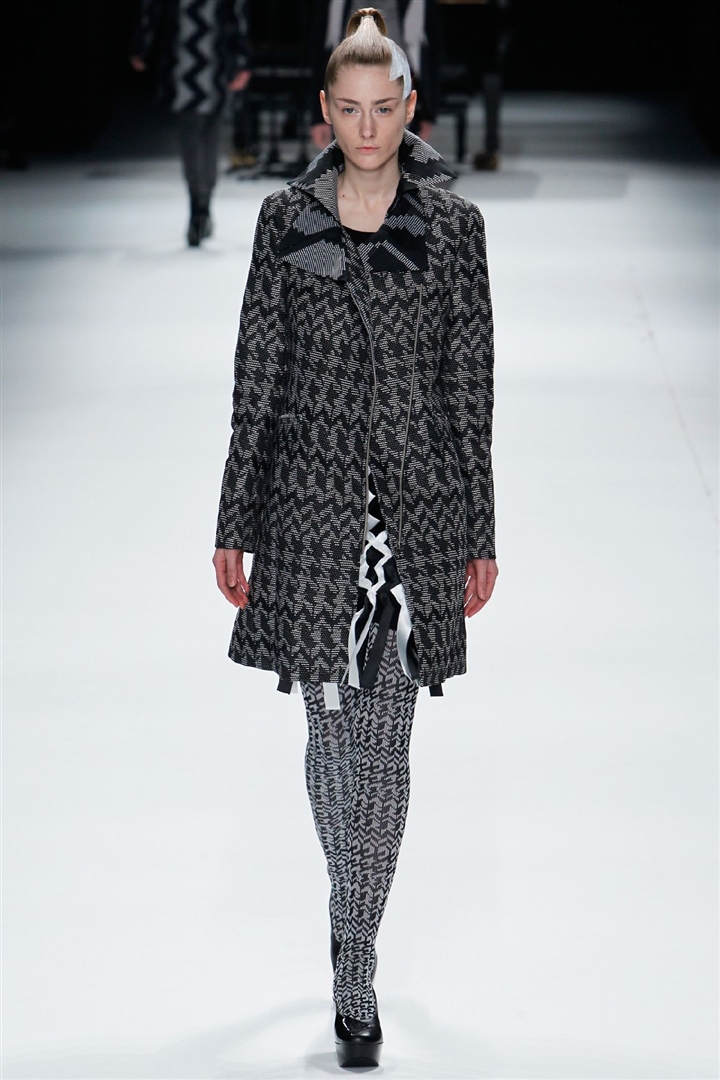 Issey Miyake 2011-2012 Sonbahar/Kış