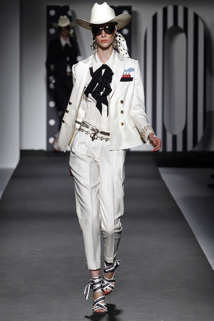 Moschino 2011 İlkbahar/Yaz