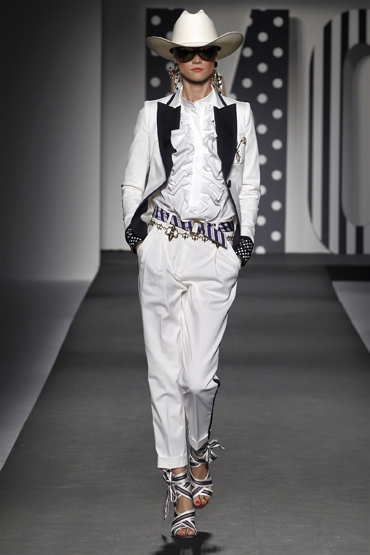 Moschino 2011 İlkbahar/Yaz