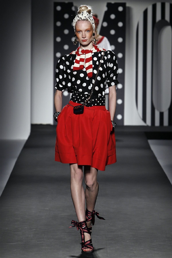 Moschino 2011 İlkbahar/Yaz