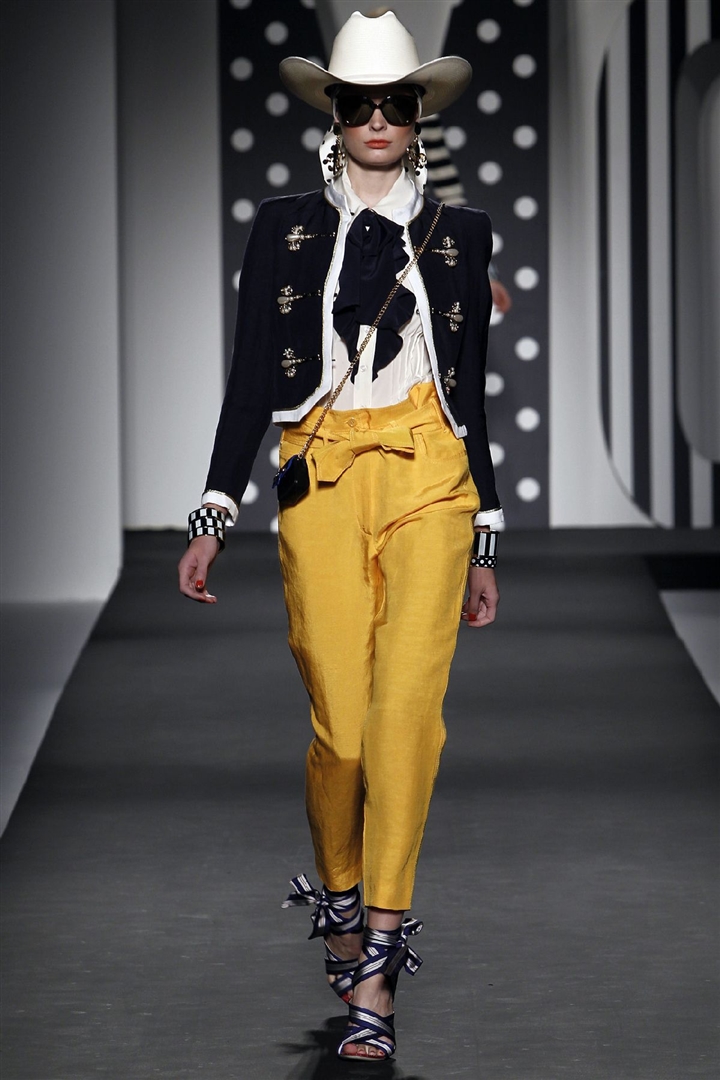 Moschino 2011 İlkbahar/Yaz