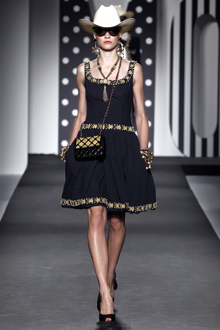 Moschino 2011 İlkbahar/Yaz