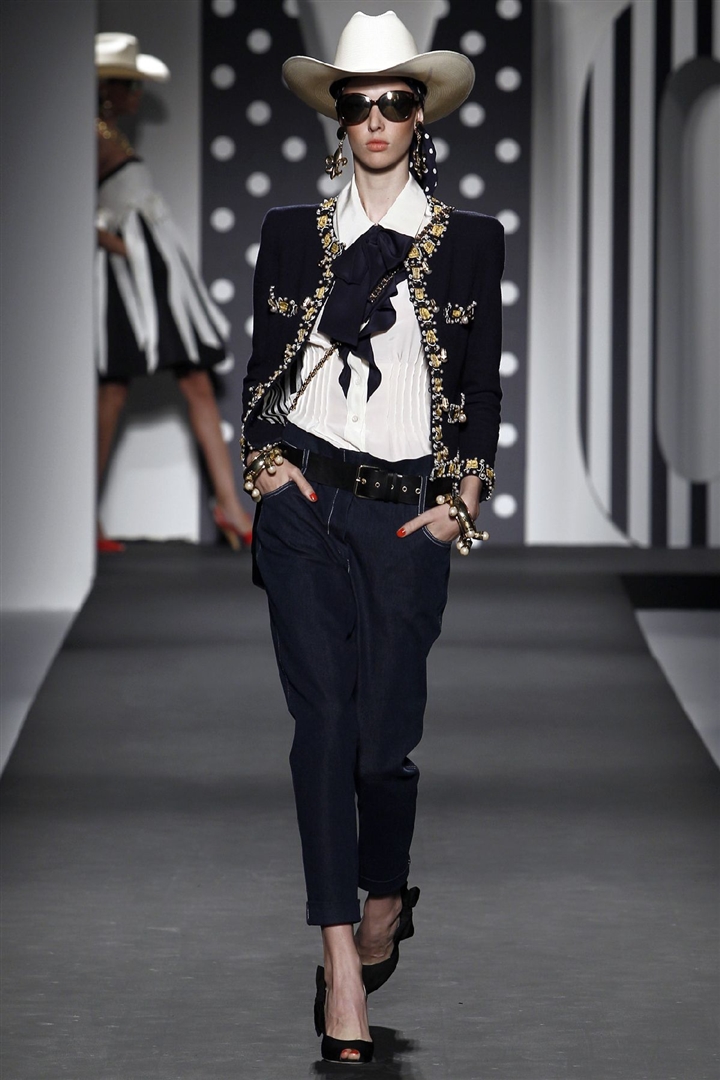 Moschino 2011 İlkbahar/Yaz