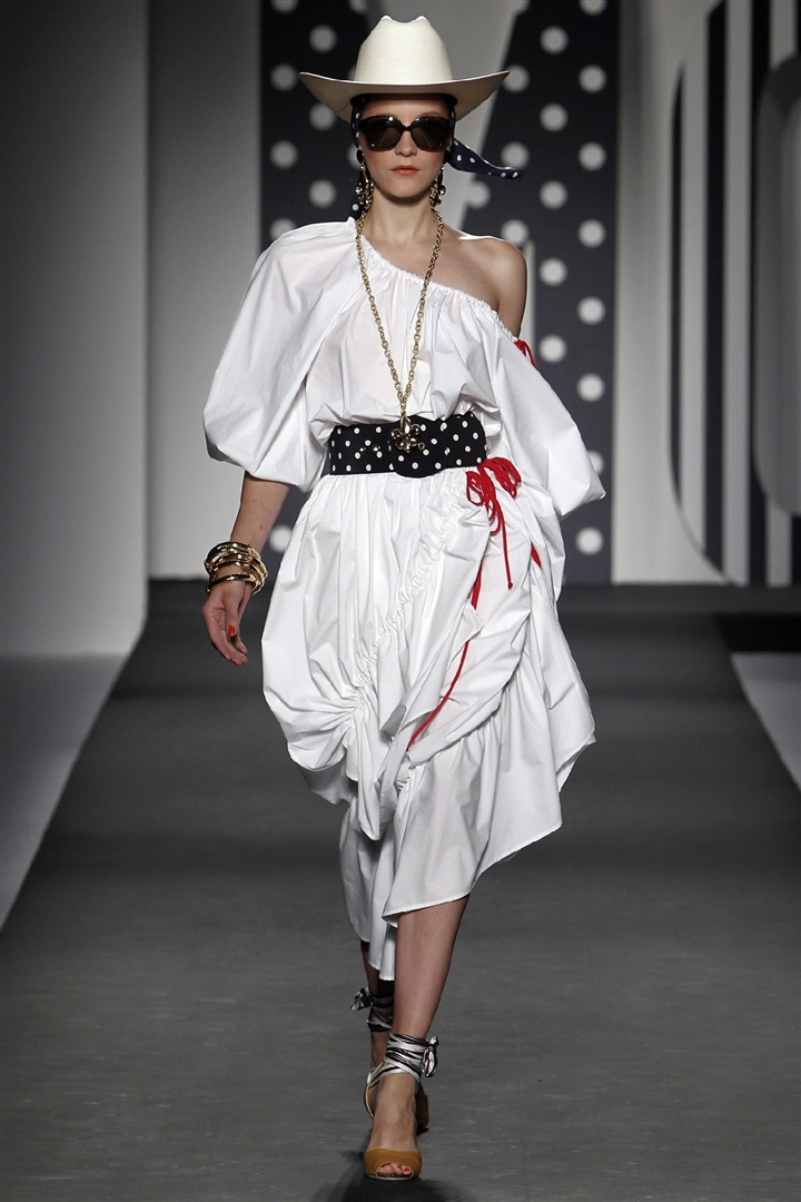 Moschino 2011 İlkbahar/Yaz