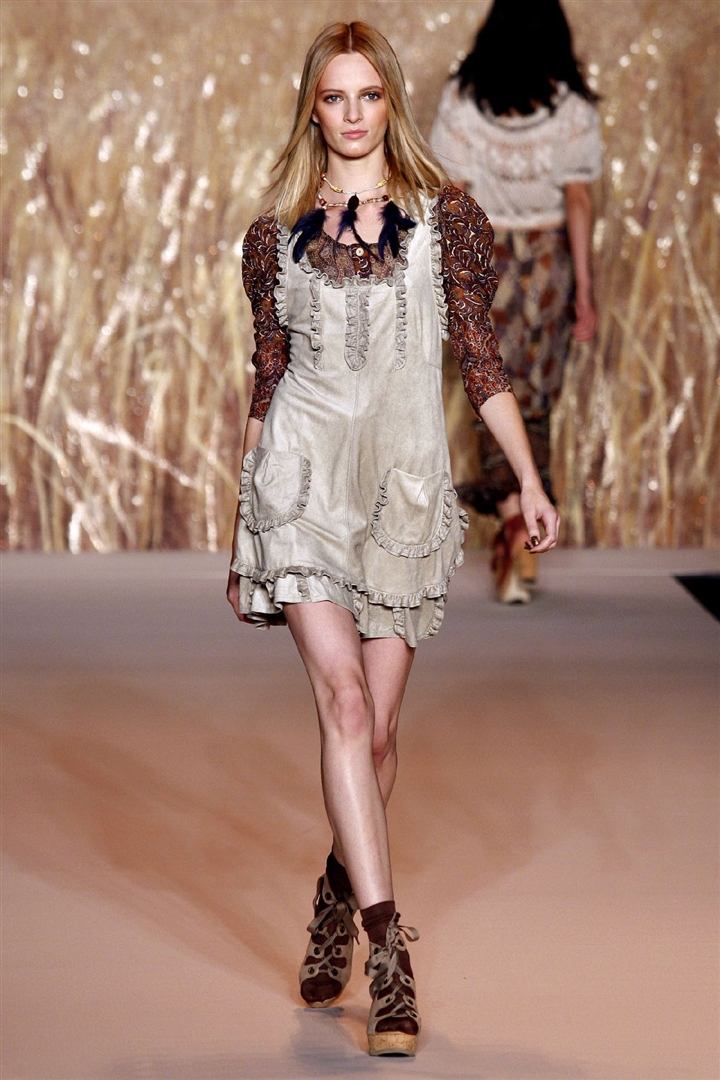 Anna Sui 2011 İlkbahar/Yaz