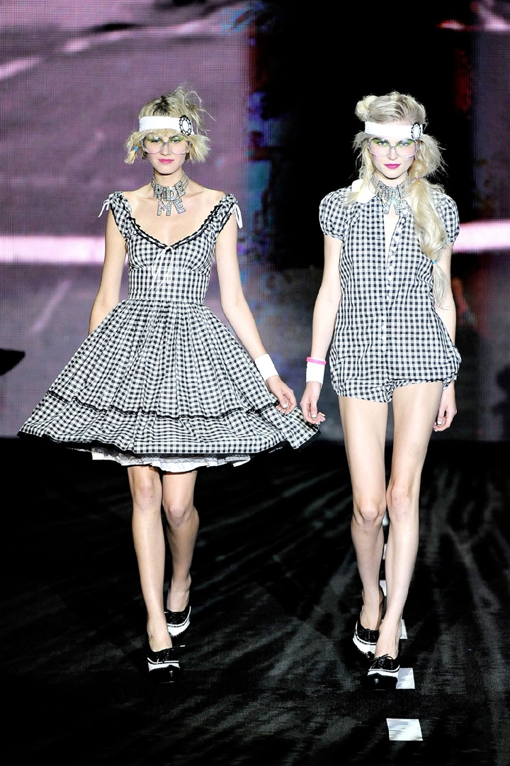 Betsey Johnson 2011 İlkbahar/Yaz