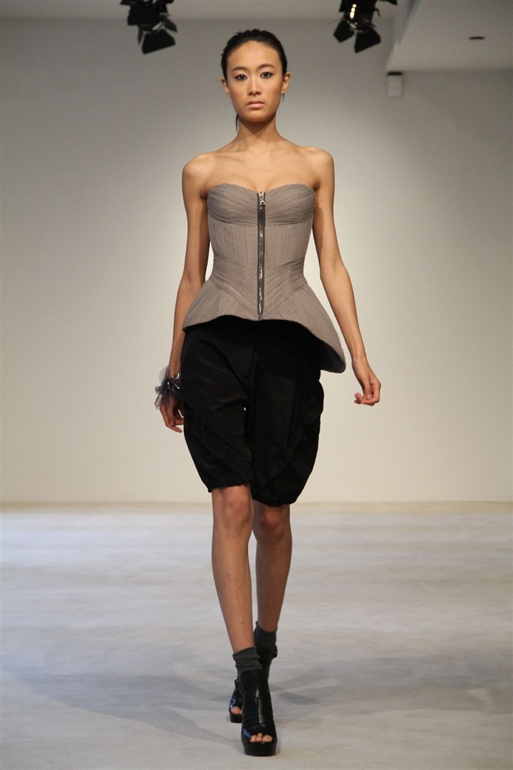 Vera Wang 2011 İlkbahar/Yaz Resort