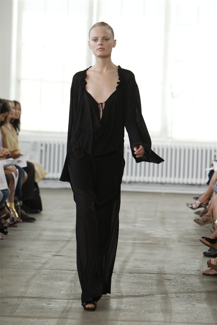 Donna Karan 2011 İlkbahar/Yaz Resort