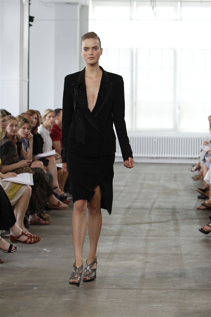 Donna Karan 2011 İlkbahar/Yaz Resort