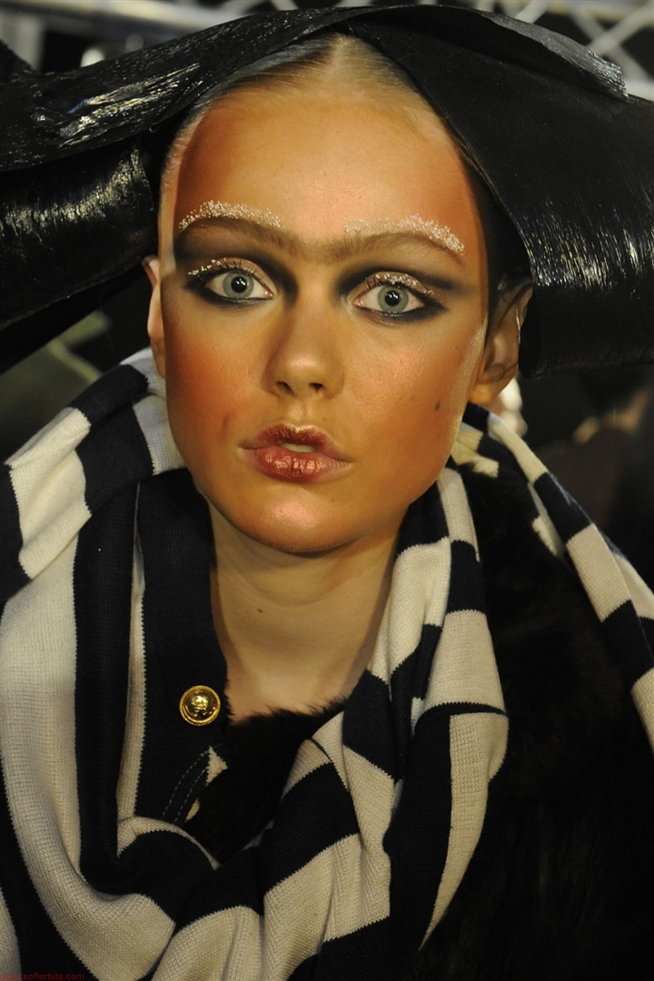 John Galliano 2010-2011 Sonbahar/Kış Güzellik