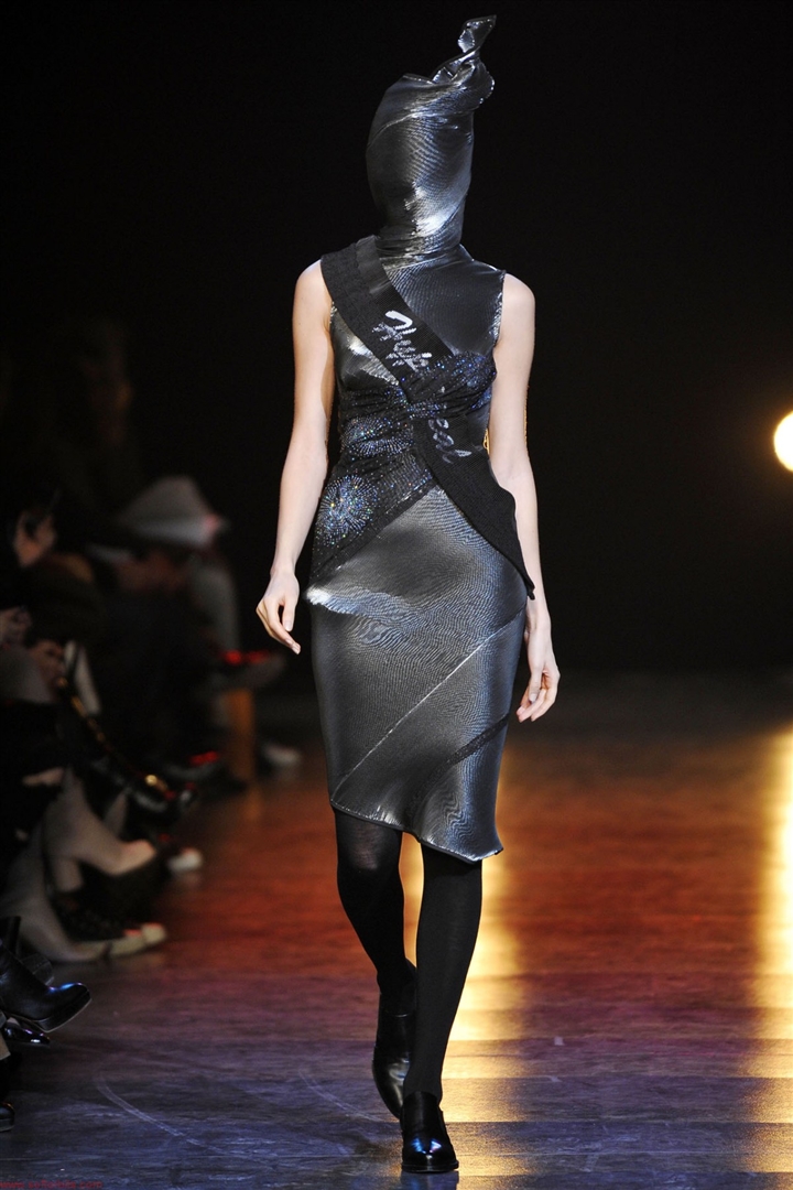 Hussein Chalayan 2010-2011 Sonbahar/Kış