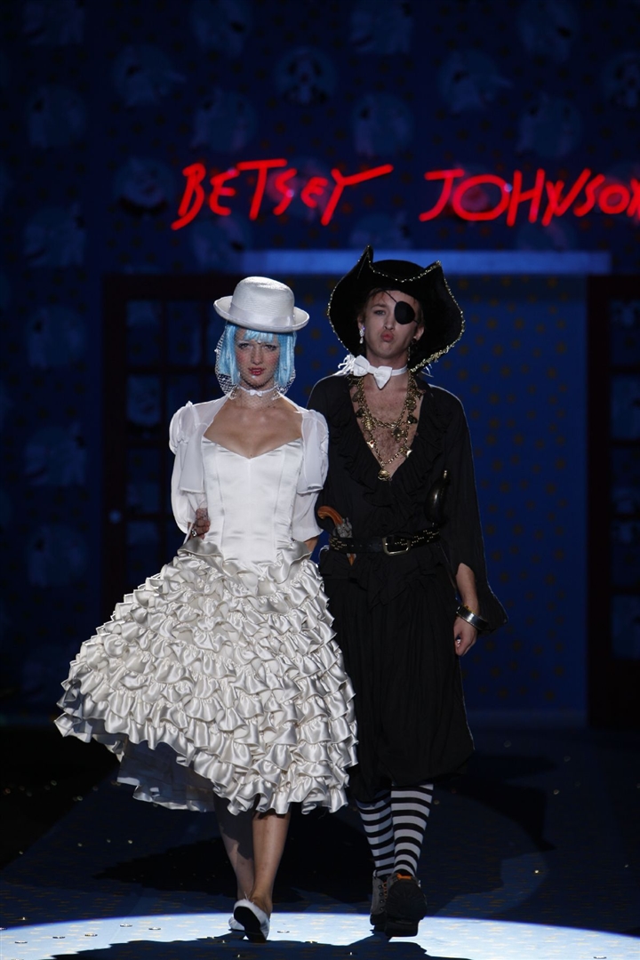 Betsey Johnson 2009 İlkbahar/Yaz