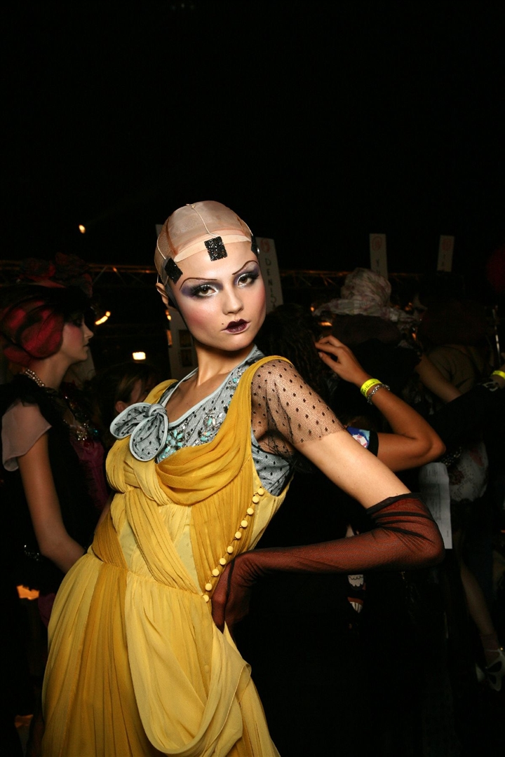 John Galliano 2010 İlkbahar/Yaz Çekim Arkası