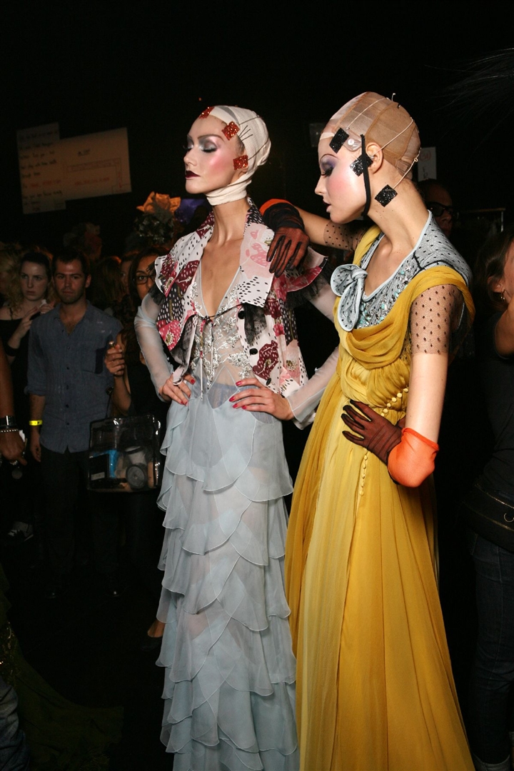 John Galliano 2010 İlkbahar/Yaz Çekim Arkası