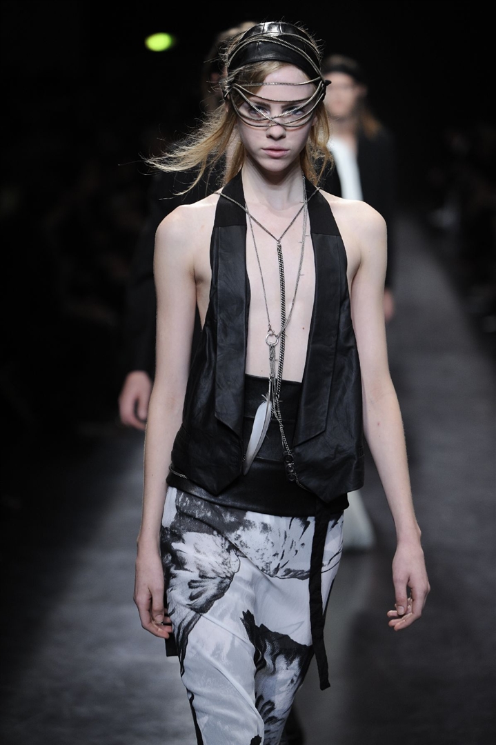 Ann Demeulemeester 2010 İlkbahar/Yaz Detay