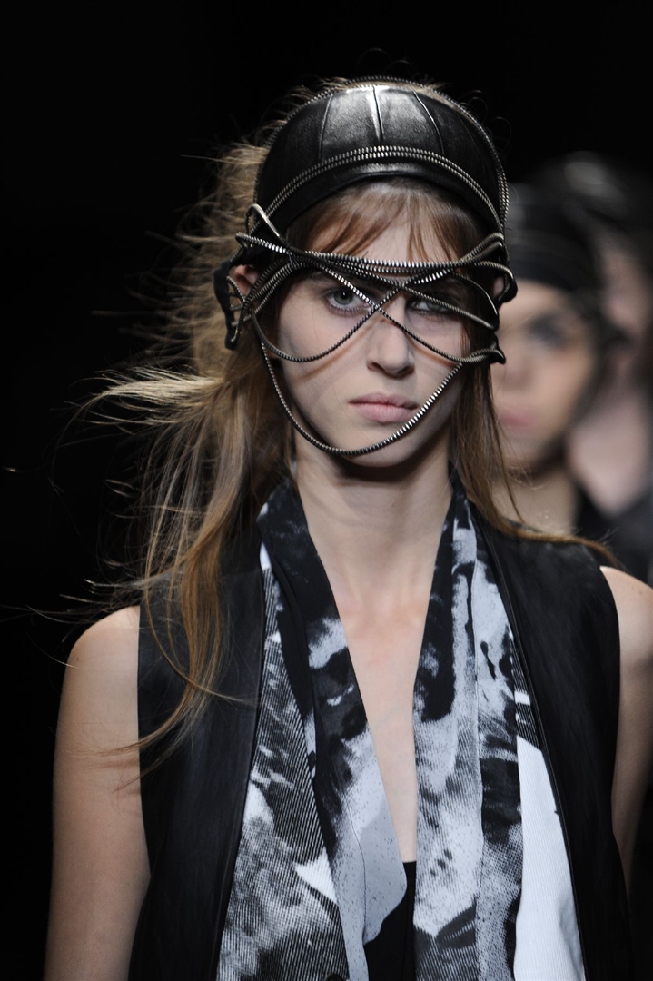 Ann Demeulemeester 2010 İlkbahar/Yaz Detay