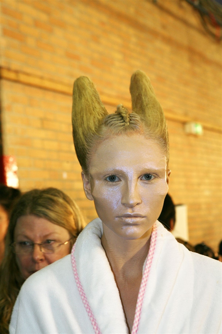 Alexander McQueen 2010 İlkbahar/Yaz Güzellik