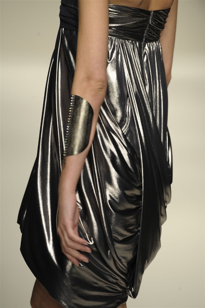 Krizia 2010 İlkbahar/Yaz Detay