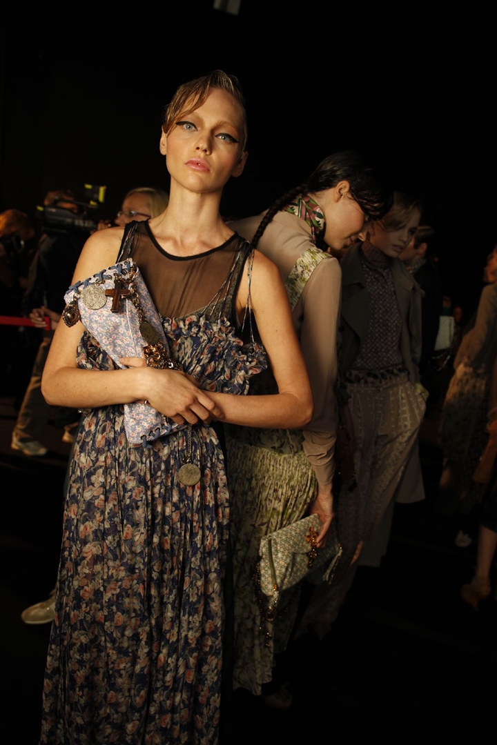 Roberto Cavalli 2010 İlkbahar/Yaz Çekim Arkası
