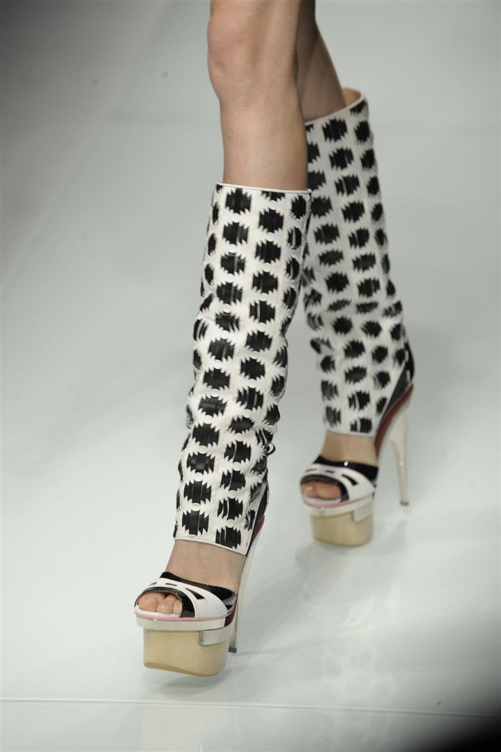Versace 2010 İlkbahar/Yaz Detay