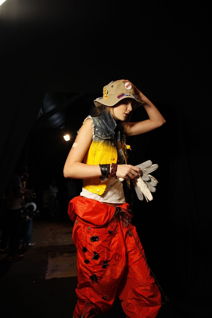 DSquared2 2010 İlkbahar/Yaz Çekim Arkası