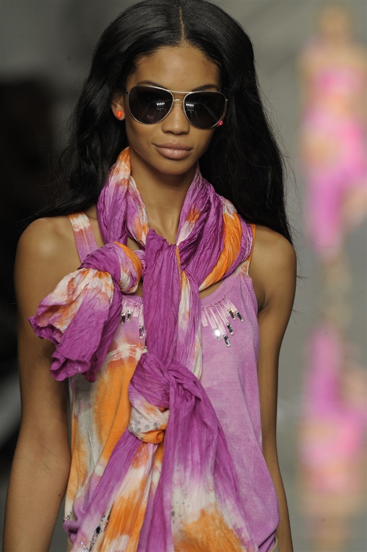 Blumarine 2010 İlkbahar/Yaz Detay