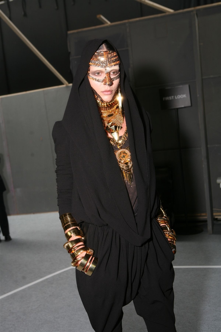 Givenchy 2009 Sonbahar/Kış Couture Çekim Arkası