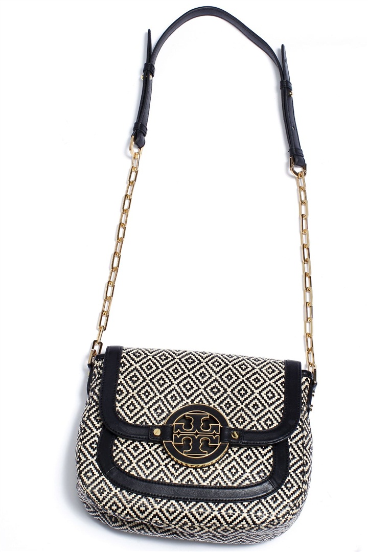 Tory Burch'ün 2011 Pre-Fall Koleksiyonu farklı desenleri rafine bir renk paletiyle toparlıyor.