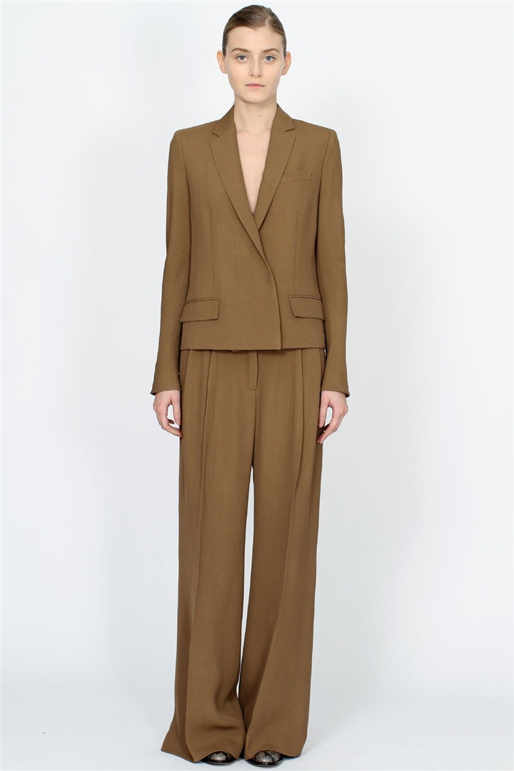 Reed Krakoff'un 2011 Pre-Fall Koleksiyonu'nda silüetler yükseliyor.