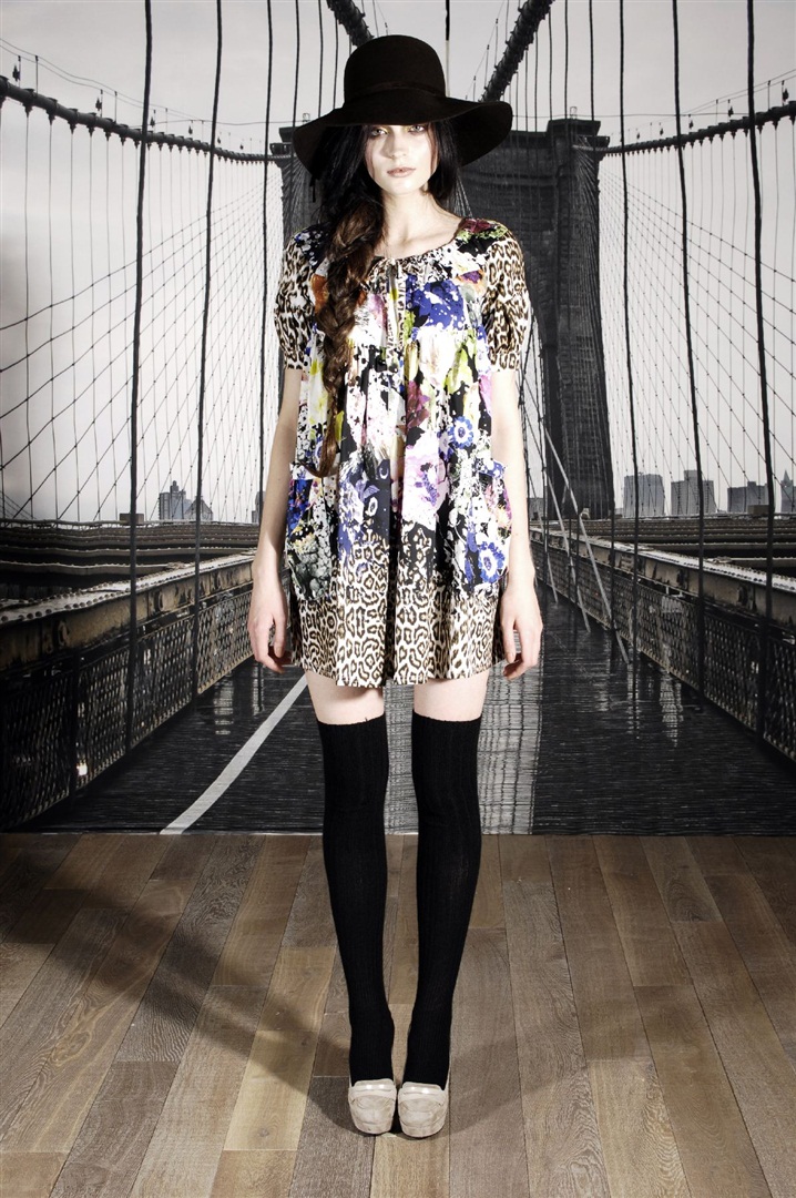 Just Cavalli'nin 2011 Pre-Fall Koleksiyonu'nda yine animal baskılar var.